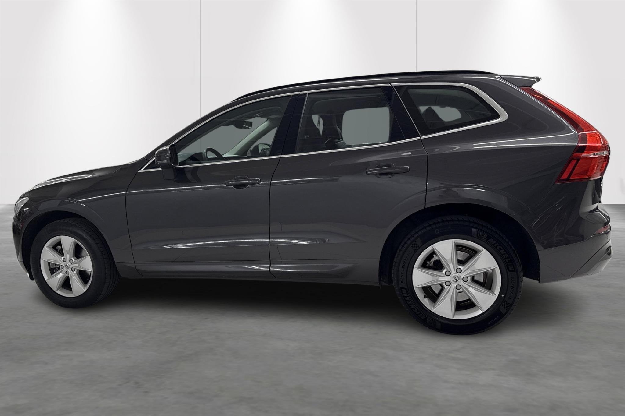 Volvo XC60 B4 P Momentum Pro Automaat (automatique), Autos, Volvo, Argent ou Gris, Electronic Stability Program (ESP), 5 portes