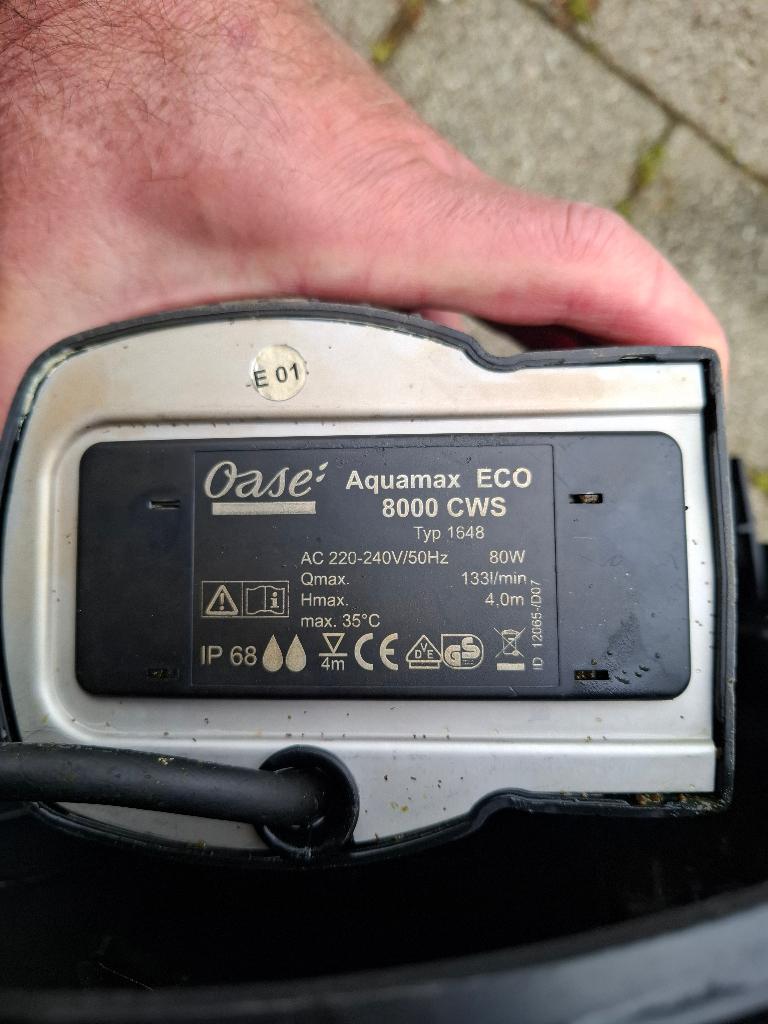 Vijverpomp oase 8000 aquamax eco ( Tielt-Winge), Enlèvement, Utilisé, Pompe de bassin