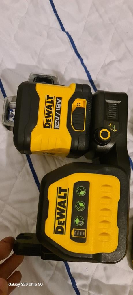 Dewalt laser 18v ️ Comme neuf ️ batterie  ok chargeur ok
