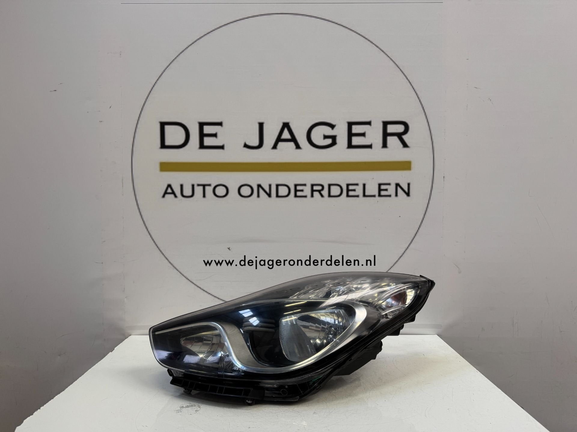 HYUNDAI IX20 IX 20 KOPLAMP LINKS 92101-1KXXX, Gebruikt, Heolleung-ro 12
06797  Seoul, Info@hyundai.com, Hyundai