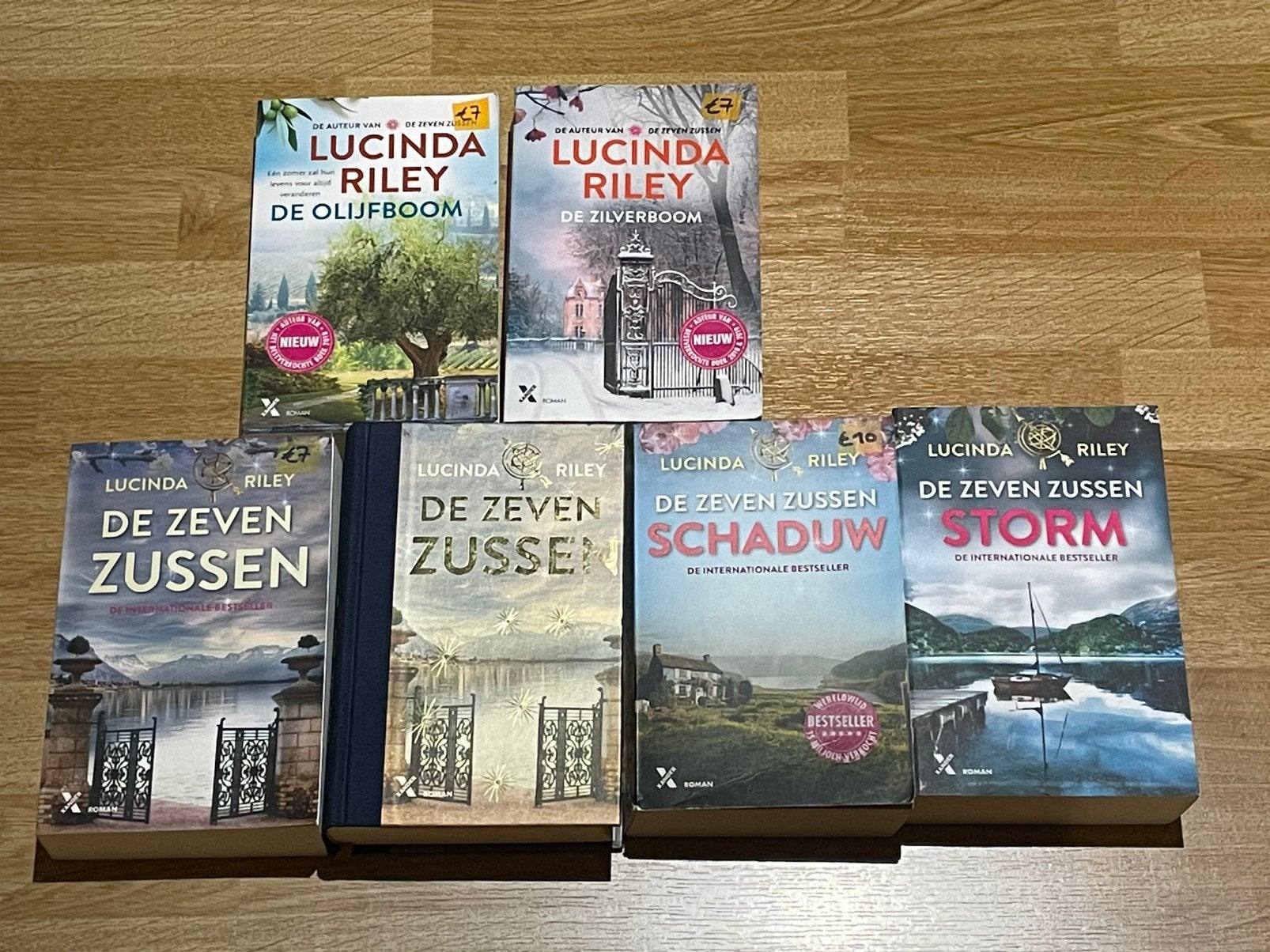 Lucinda Riley boeken uit reeks zeven zusden en andere, Ophalen of Verzenden, Zo goed als nieuw