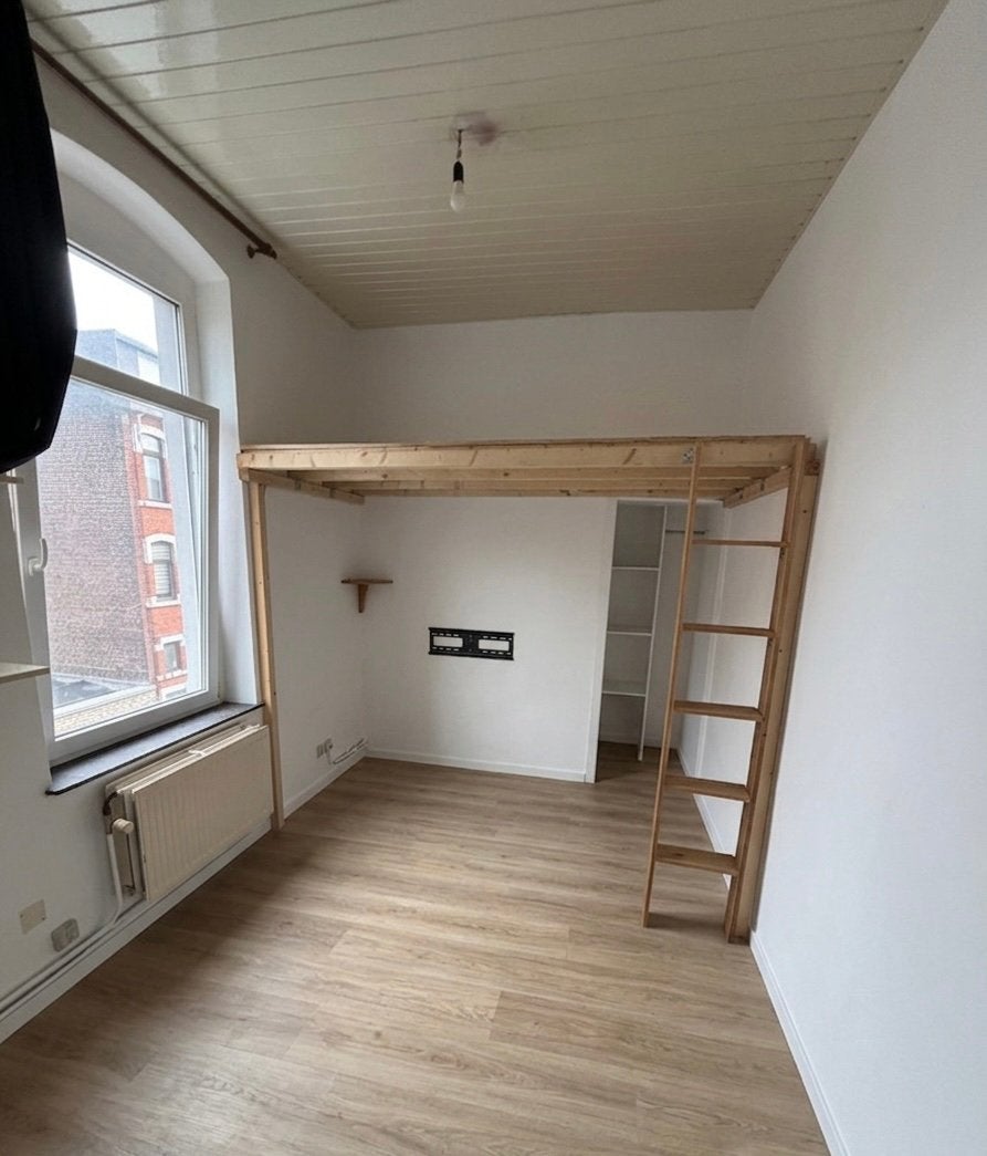 Studio à louer. Quartier des Vennes., Immo, 20 à 35 m², Liège (ville)