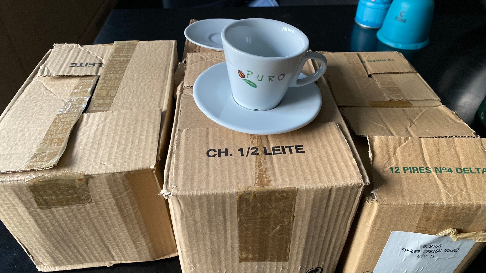 24 st koffietasjes puro, Ophalen of Verzenden, Zo goed als nieuw