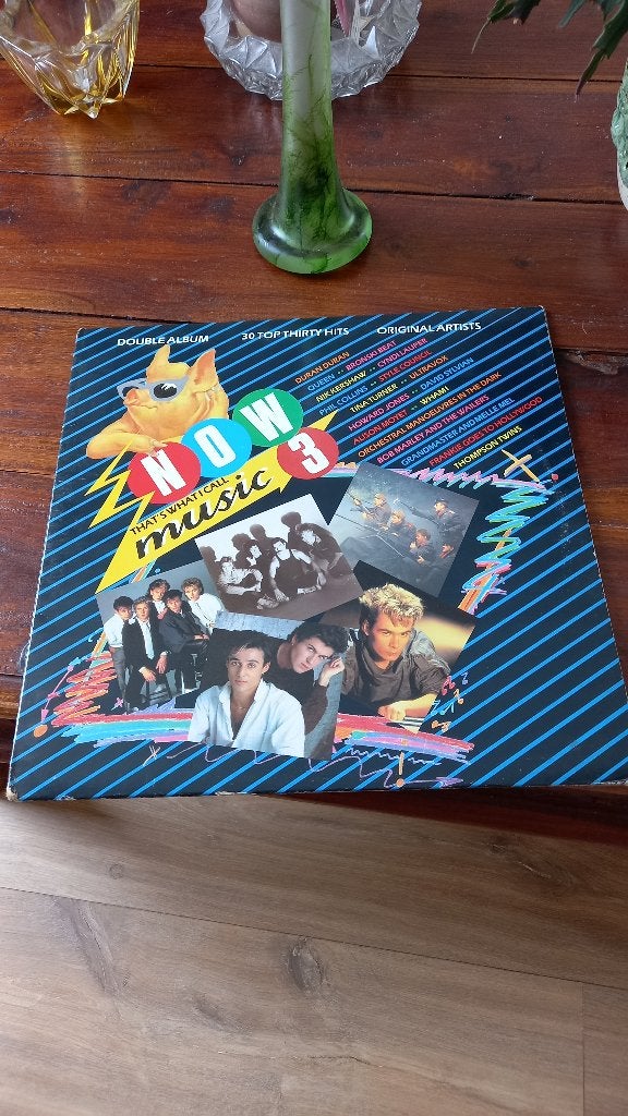 vinyl 33T compil 80 (2 vinyles) queen,cyndi lauper,bob marle, Enlèvement, Comme neuf, Pop