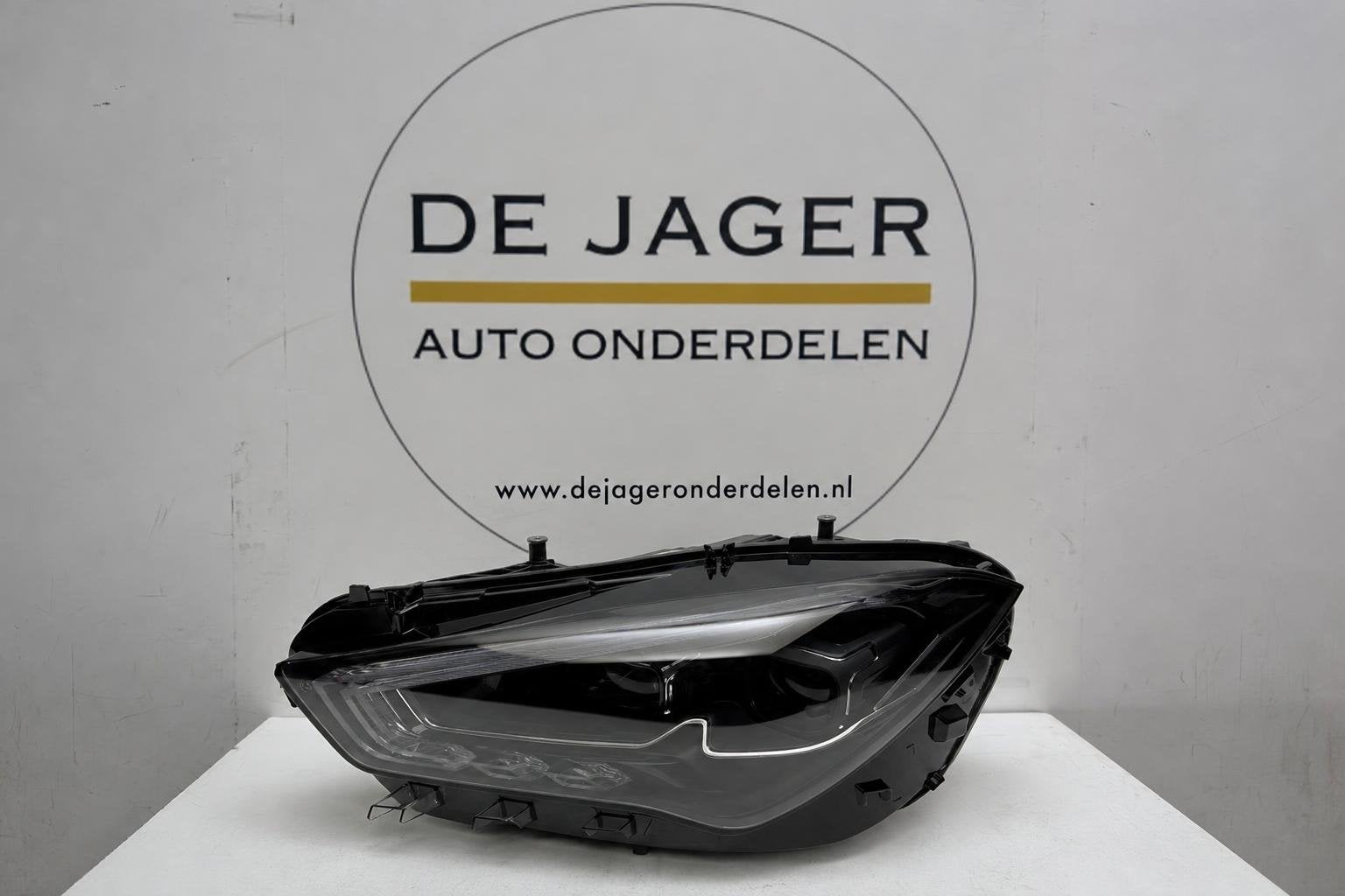 Mercedes CLA W118 FL Multibeam LED koplamp links A1189061301, Gebruikt, Mercedes-Benz AG, Mercedes-Benz, Mercedesstrasse 120
70372  Stuttgart, DE