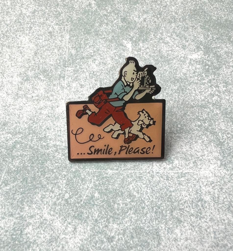 Pin's Tintin et Milou ...Smile, Please!, Verzamelen, Stripfiguren, Gebruikt, Overige typen, Kuifje, Ophalen of Verzenden