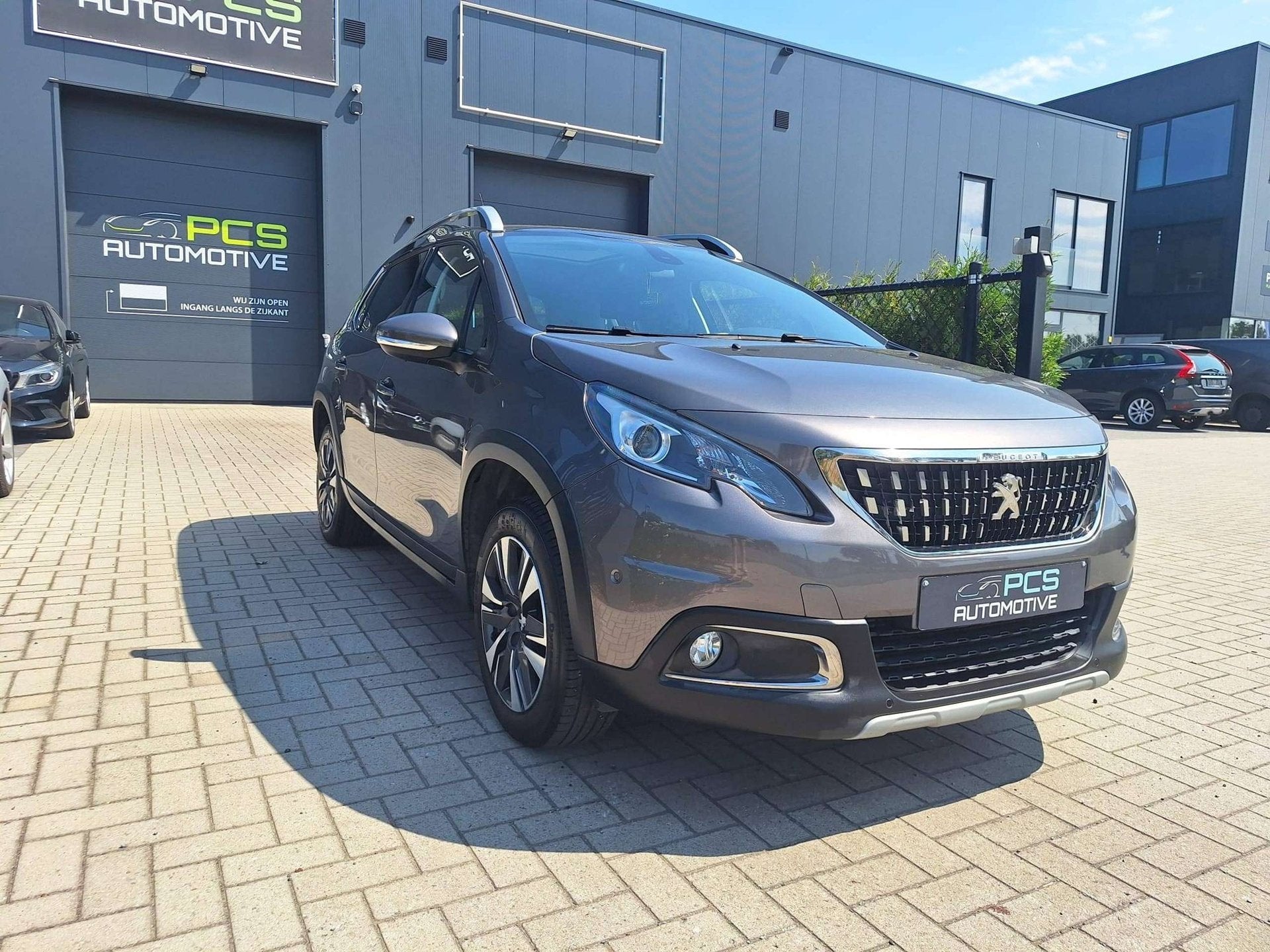Peugeot 2008 1.2 PureTech / Automaat / Pano-dak / 1ste eigen, Automaat, Multifunctioneel stuurwiel, Gebruikt, 1199 cc