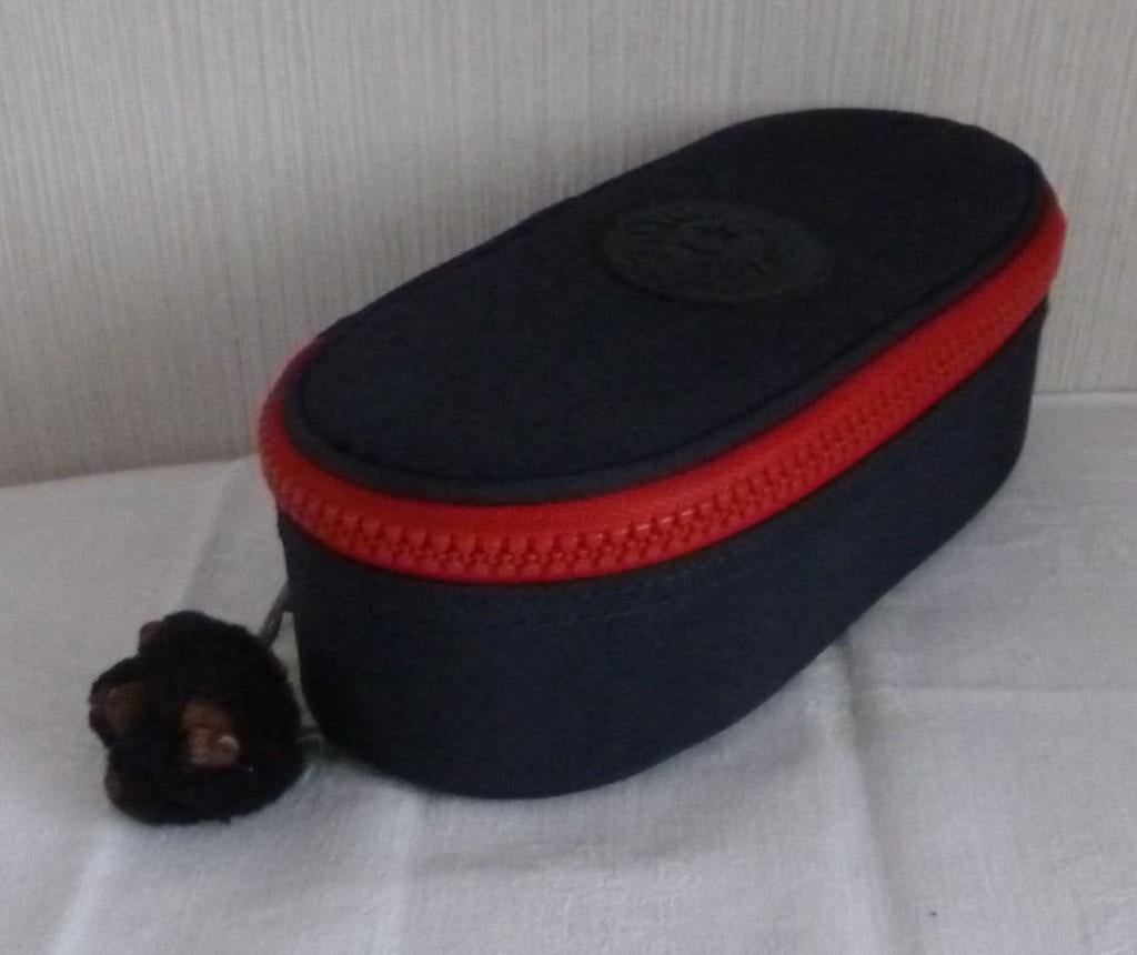 Kipling plumier ovale duobox marine tirette rouge + singe, Divers, Enlèvement ou Envoi, Utilisé