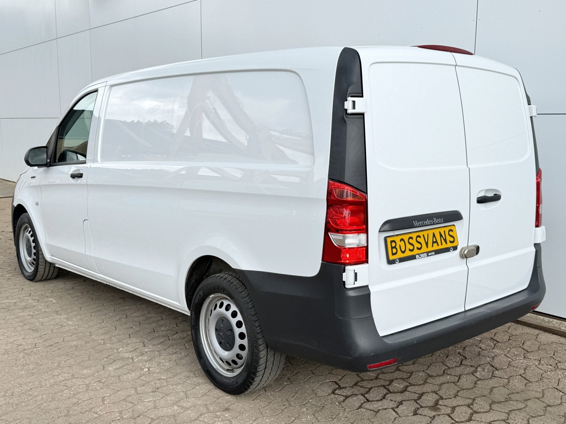 Mercedes-Benz eVito eVito 112 66kWh L2 280km WLTP 95,6% (SOH, Auto's, Zwart, Mercedes-Benz, 5 deurs, Te koop