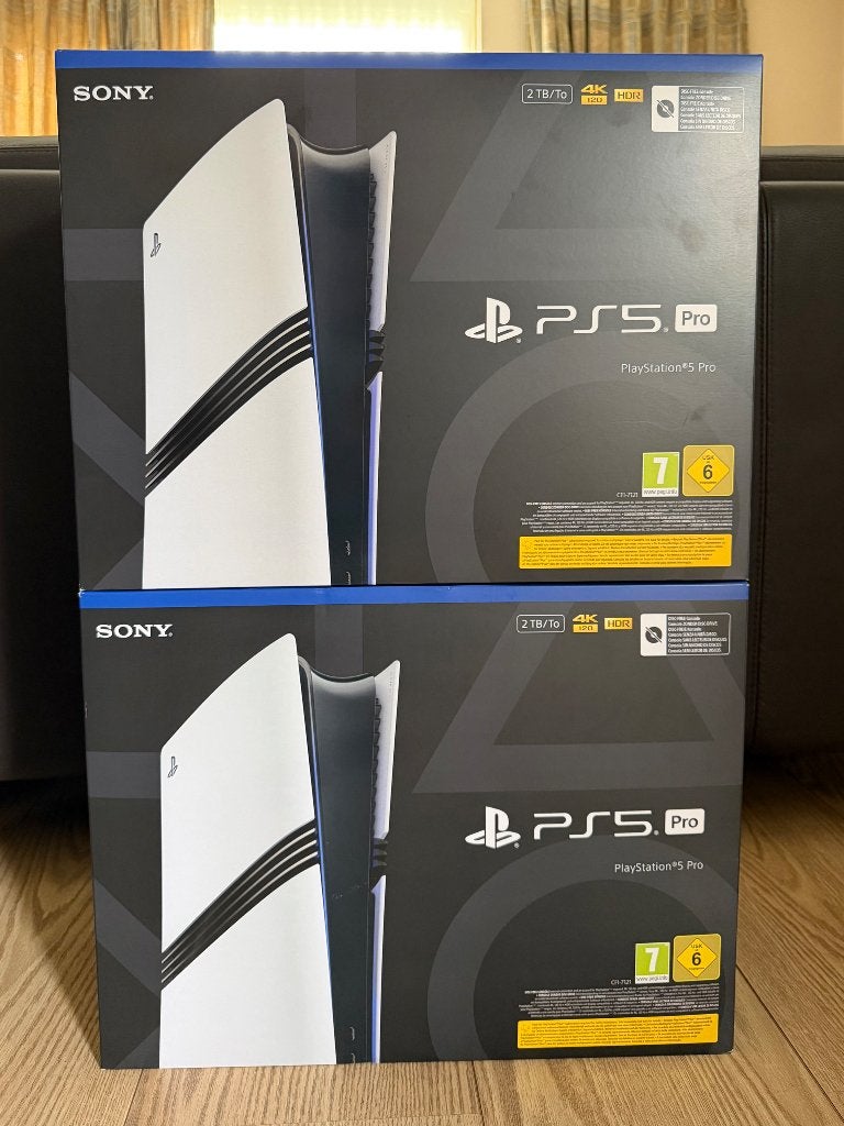 2x PlayStation Pro 2 TB – Nieuw / Verzegeld (Weg = Weg), Games en Spelcomputers, Ophalen, Nieuw, Playstation 5 Digital
