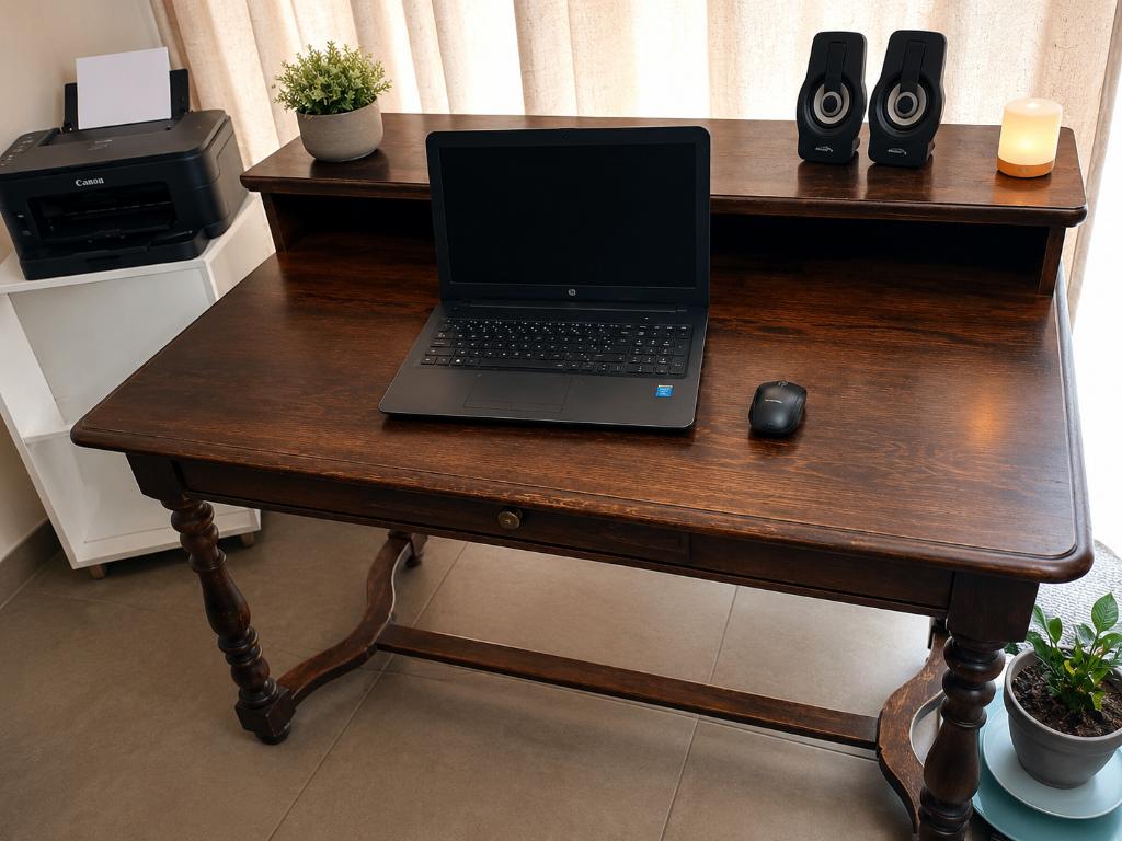 Bureau en bois massif + commode — bel ensemble, Classique, Avec tiroirs, Enlèvement, Bureau-armoire combiné