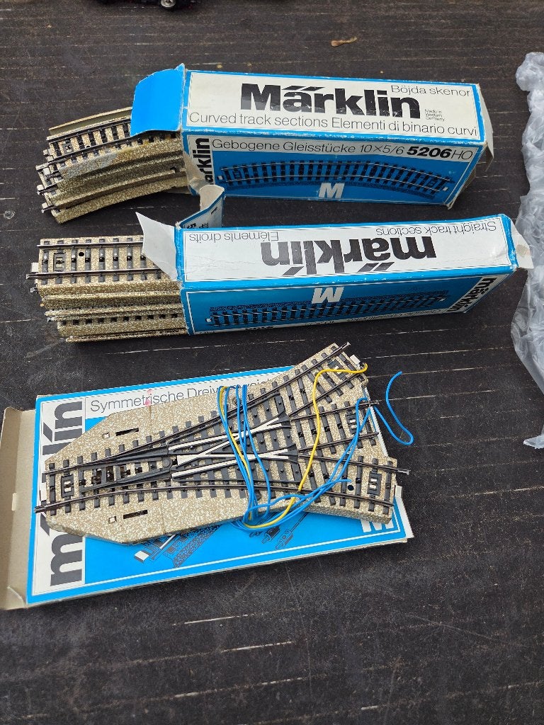 LOT DE RAILS MÄRKLIN + AIGUILLAGE ELECTRIQUE, Courant alternatif, Rails, Comme neuf, Märklin