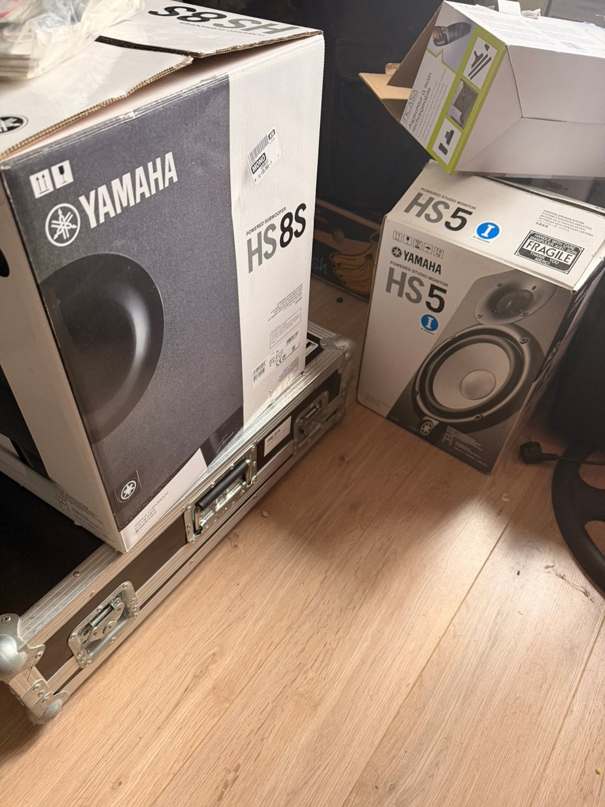 Enceintes HS5I + fixations mural + caisson HS8 Yamaha, Enlèvement, Comme neuf, Yamaha