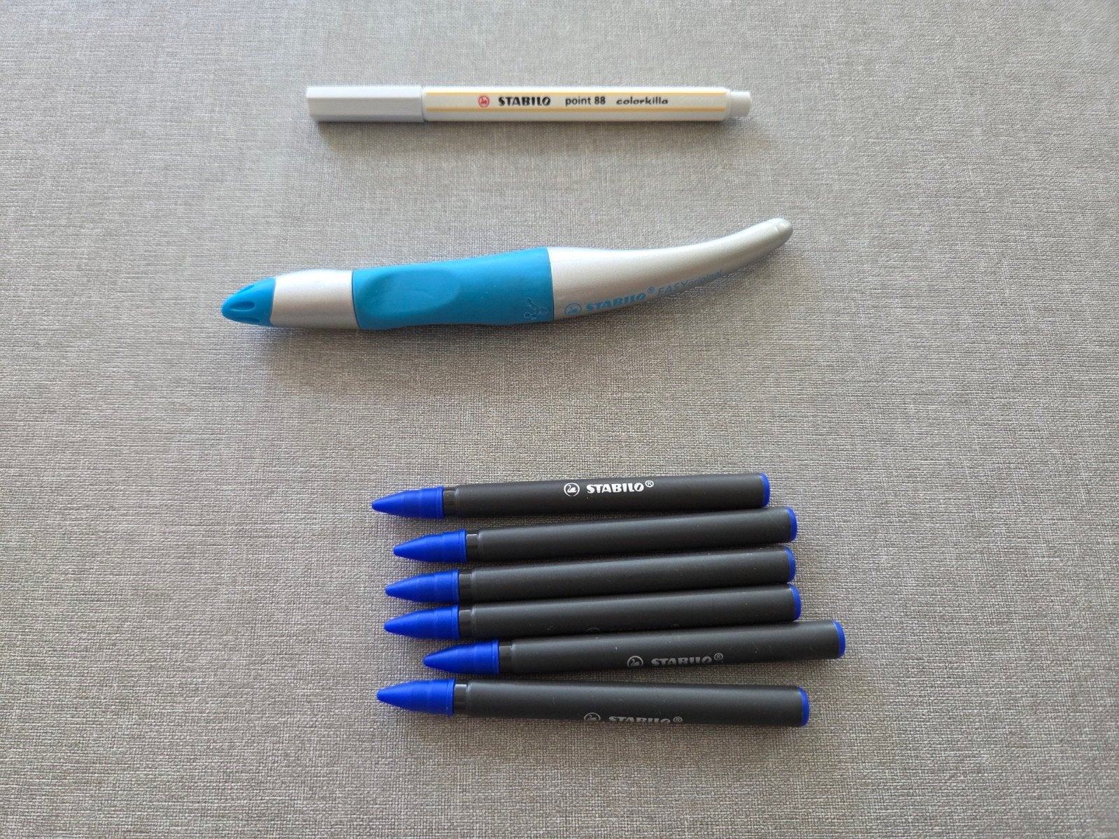 Stabilo Easy Start bleu pour droitiers + 6 recharges, Enlèvement ou Envoi, Comme neuf