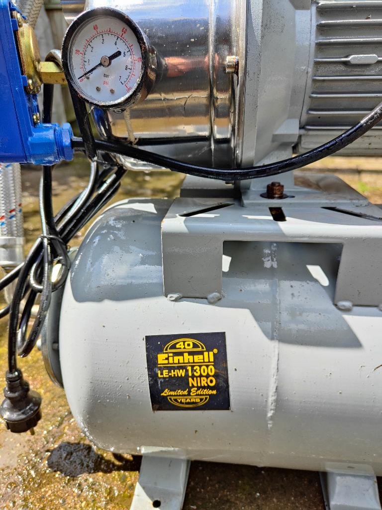 Pomp voor drinkwater met drukvat, Tuin en Terras, Ophalen, Zo goed als nieuw, Elektrisch, Hydrofoorpomp