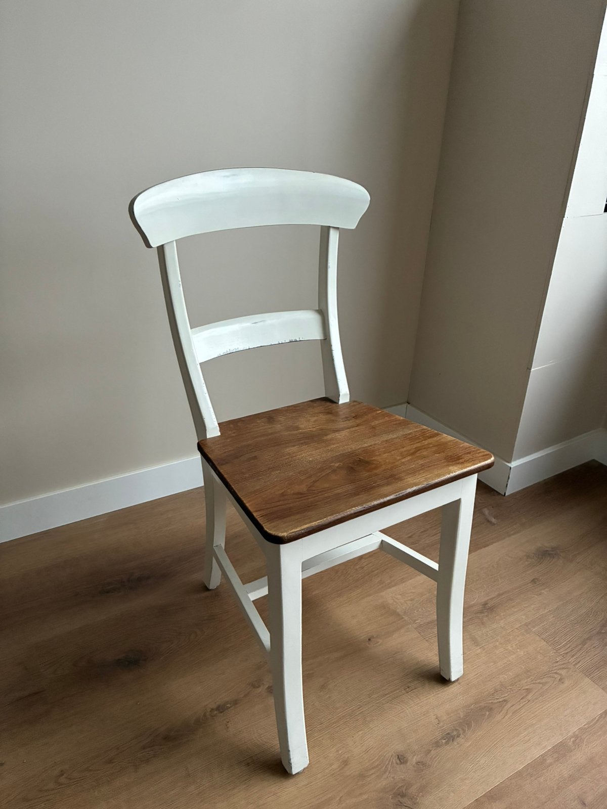4 houten stoelen, Landelijk, vintage, Comme neuf, Enlèvement, Quatre