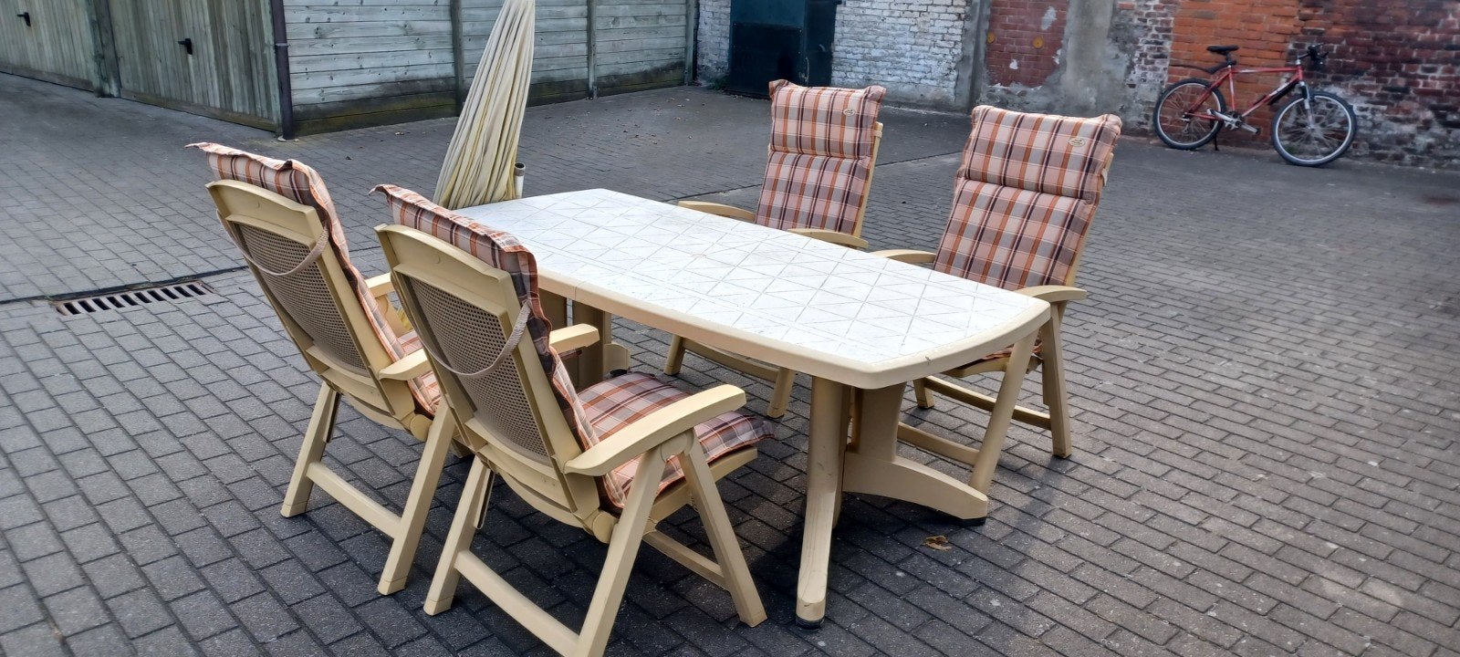 Tuinset 'Hartman', Ophalen, 4 zitplaatsen, Kunststof, Gebruikt