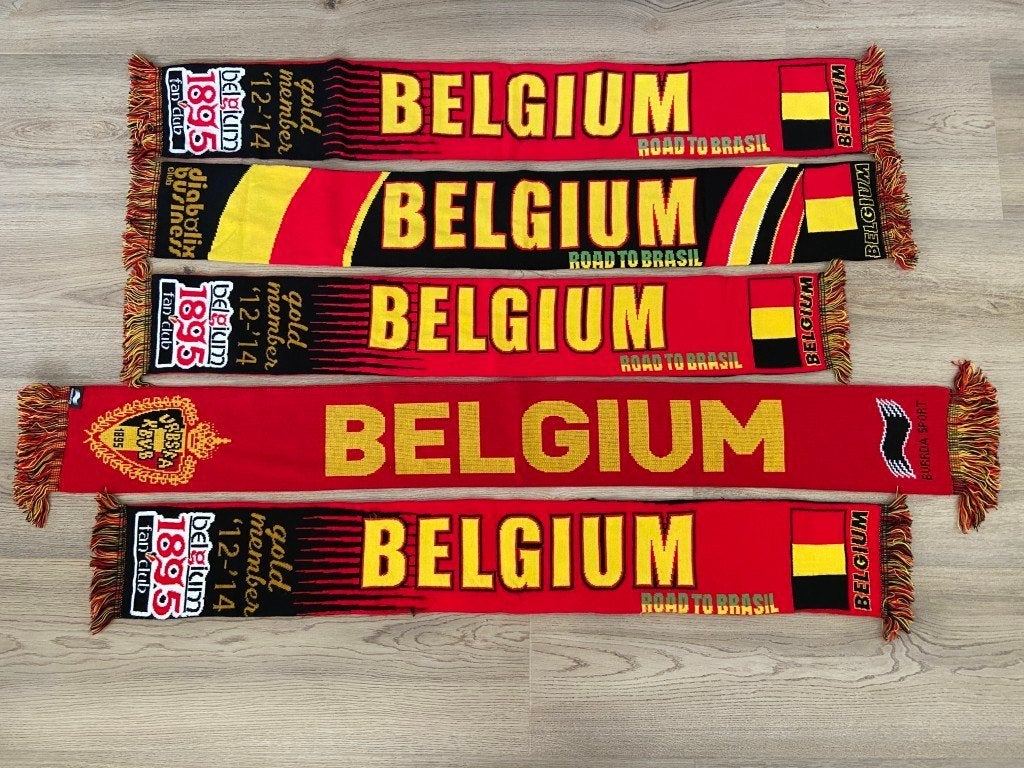 5 Rode Duivels sjaals + gratis vlag, Verzamelen, Sportartikelen en Voetbal, Ophalen of Verzenden, Gebruikt, Vaantje of Sjaal