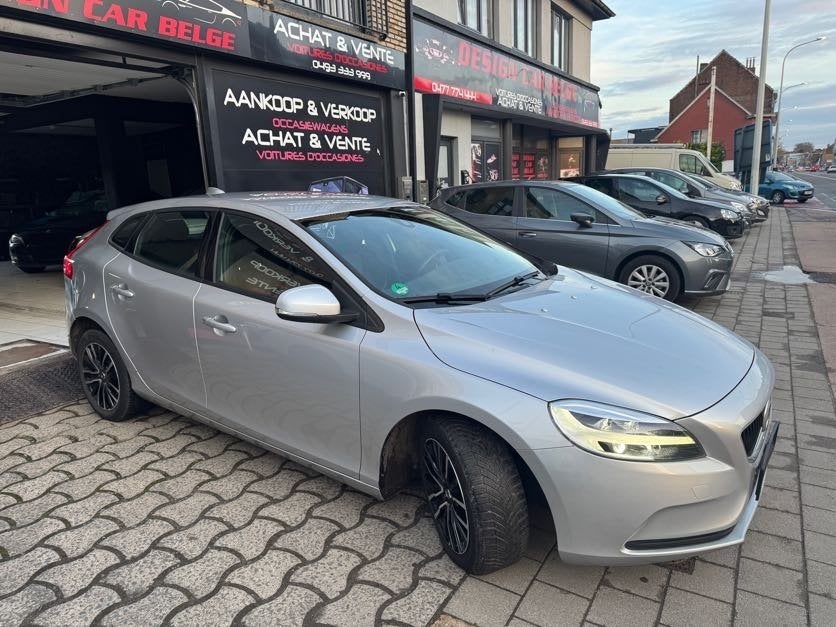 Volvo V40 T2 Essence 2000cc annee 2019 Navi Led, Autos, Volvo, Cuir, Argent ou Gris, Euro 6, Entreprise