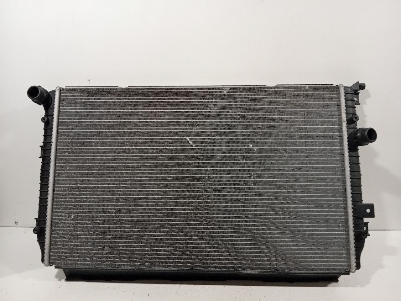 Radiateur Volkswagen Tiguan, Onderdelen@venauto.nl, Van der Ven Autorecycling B.V., Ettenseweg 76, 4706 PB Roosendaal, The Netherlands