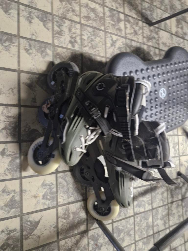 Rolschaatsen maatje 40, nieuwprijs 120 euro, nooit gebruikt, Sport en Fitness, Ophalen