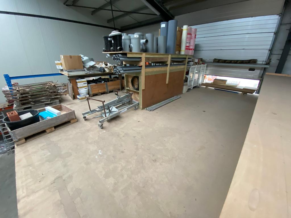 Magazijnrek met zolder, Ophalen