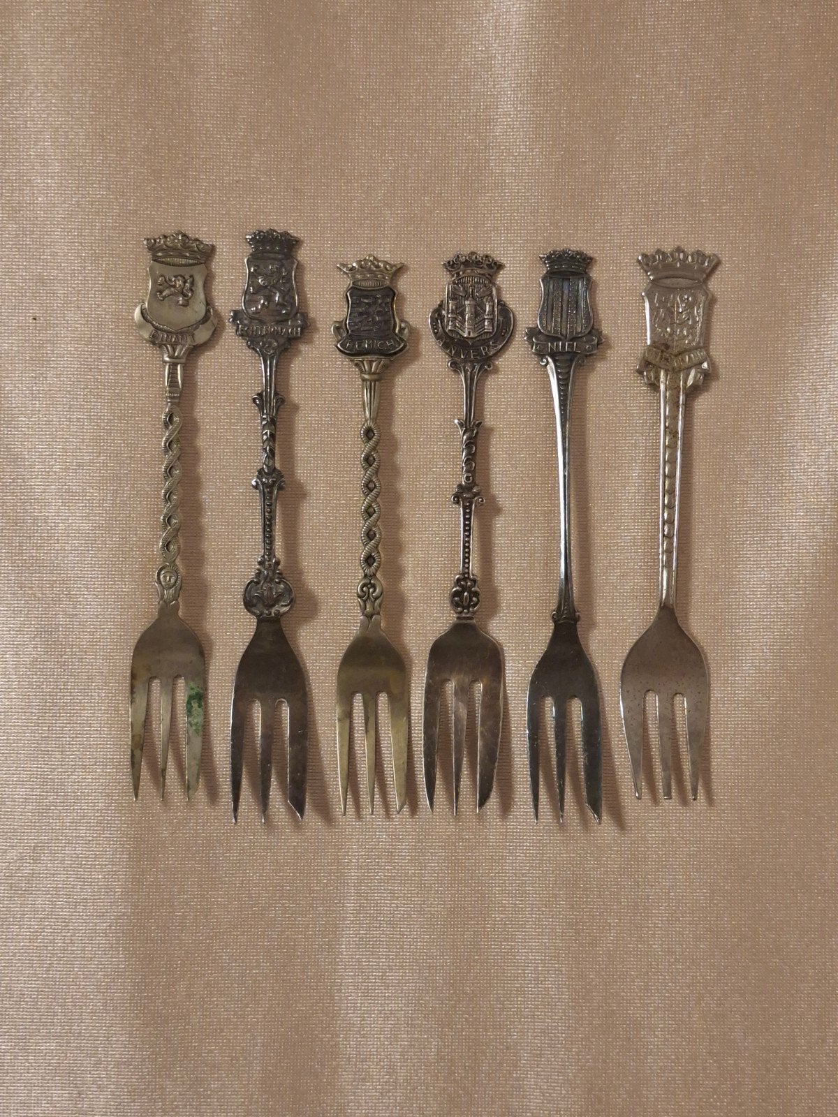 Ensemble de fourchettes à souvenirs avec armoiries, Enlèvement ou Envoi