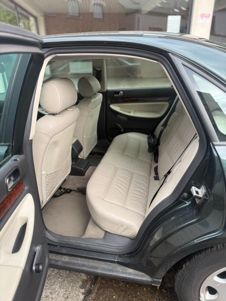 Audi A4 1.8 (bj 1997, automaat), Stof, Bedrijf, Berline, 1781 cc