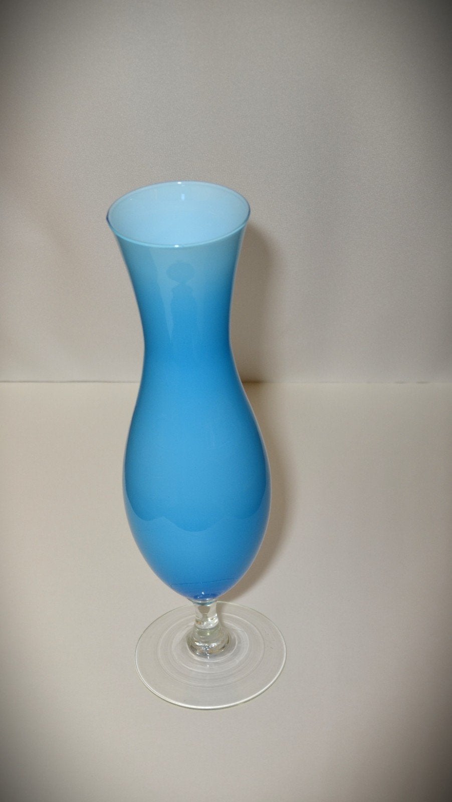 Kobaltblauwe opaalglas vaas, Antiek en Kunst, Ophalen