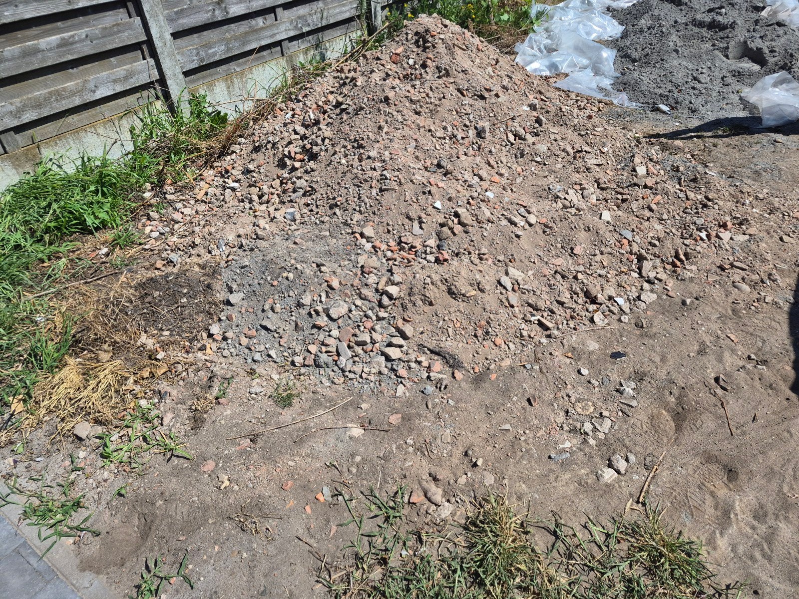 Gratis steenpuin, Ophalen