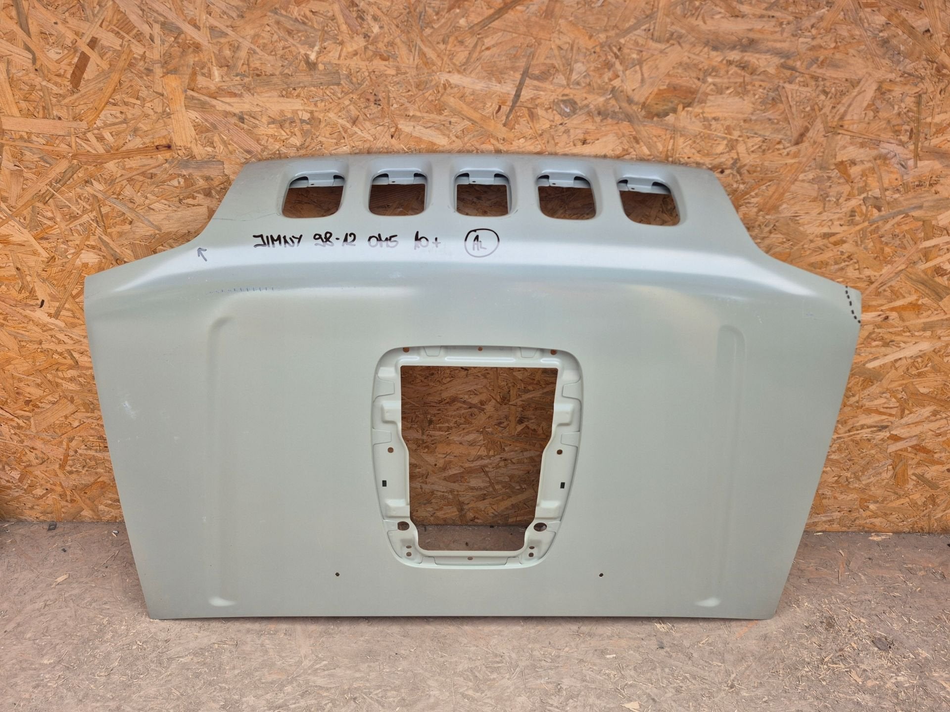 Capot Suzuki Jimny III 1998-2012, Autos : Pièces & Accessoires, Info@suzuki.co.jp, Takatsuka-cho, Chuo-ku 300
432-8611  Hamamatsu