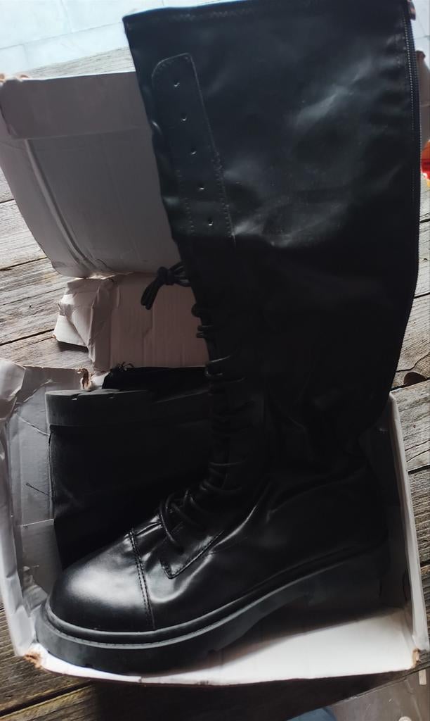 Bottes hautes noires/bottes taille 42 — neuves dans leur boî, Neuf, Enlèvement, Bottes hautes, Noir