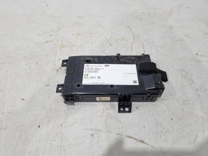 Chargeur sans fil d'un Mercedes GLC-Klasse, Autos : Pièces & Accessoires, Électronique & Câbles, Mercedes-Benz, Utilisé, 3 mois de garantie