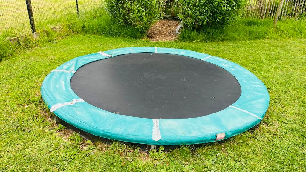 Berg trampoline 330, Kinderen en Baby's, Speelgoed | Buiten | Trampolines, Ophalen, Gebruikt