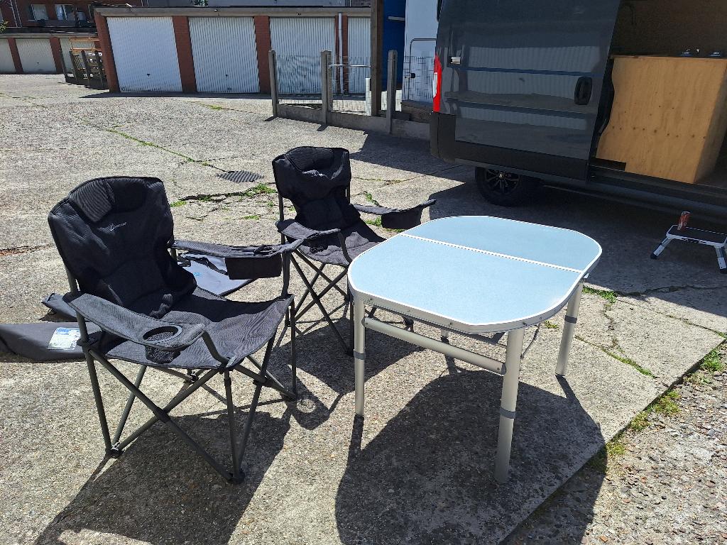 2 chaises de camping + table de camping 150 x 80, Caravanes & Camping, Meubles de camping, Enlèvement, Comme neuf, Chaise de camping