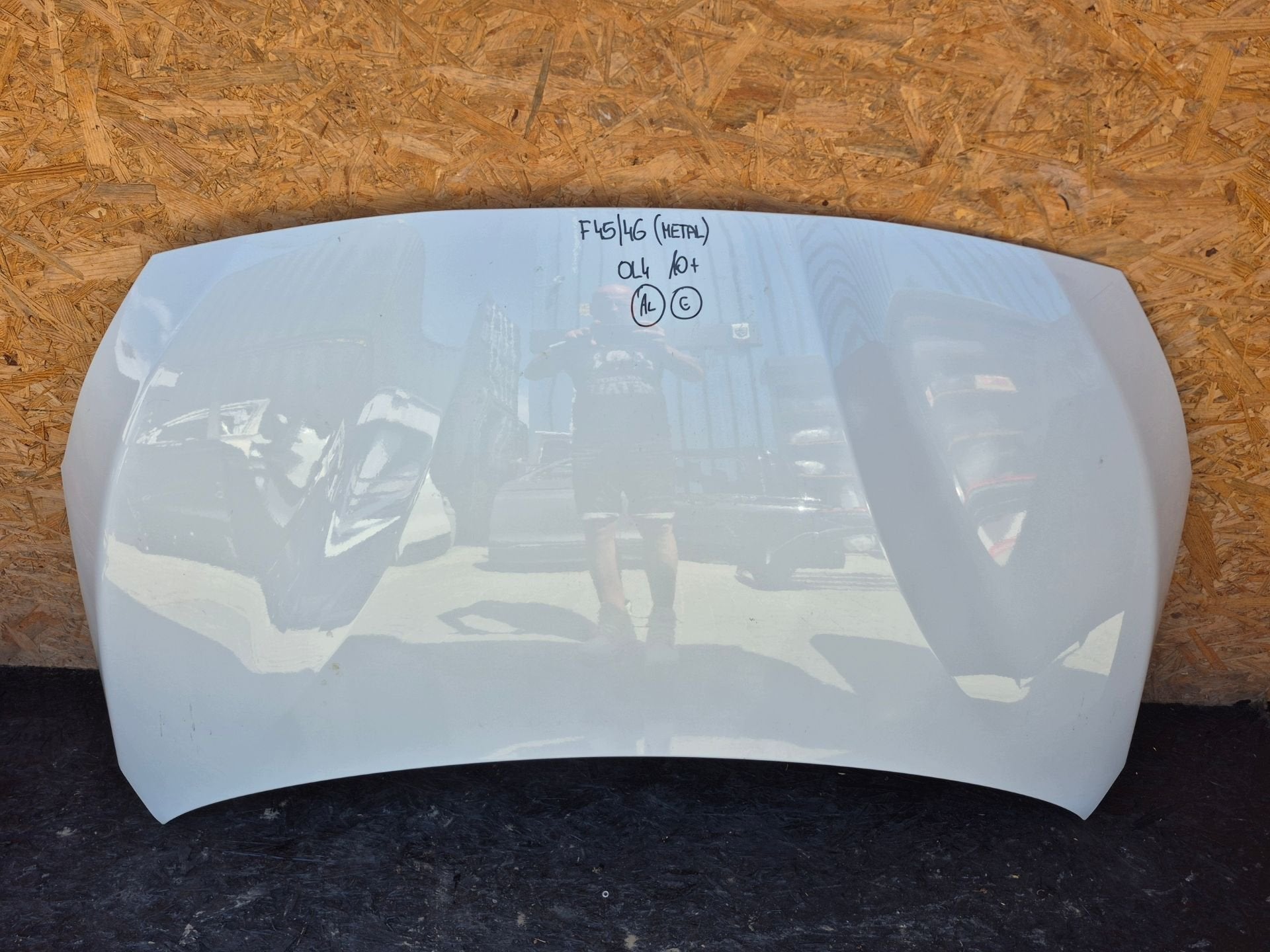 Cache-moteur BMW 2 F45 F46 F46, Petuelring 130
80788  Munich, DE, Info@bmw.de, Utilisé, BMW