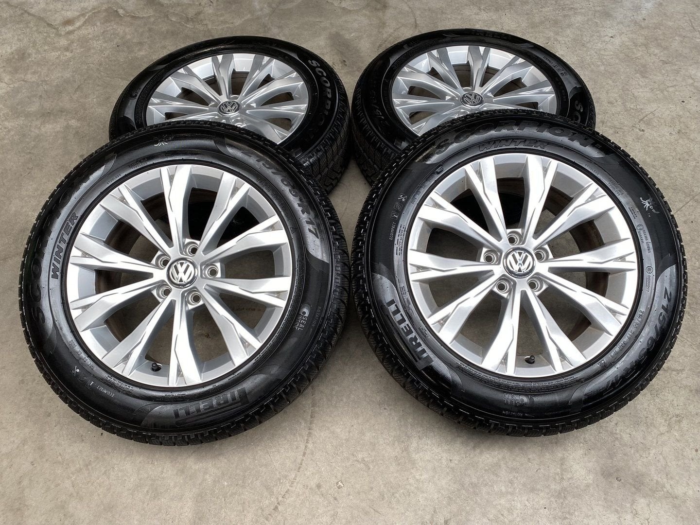 diversen 17 inch originele velgen + winterbanden VW Tiguan, Auto-onderdelen, -, -, Banden en Velgen, 17 inch