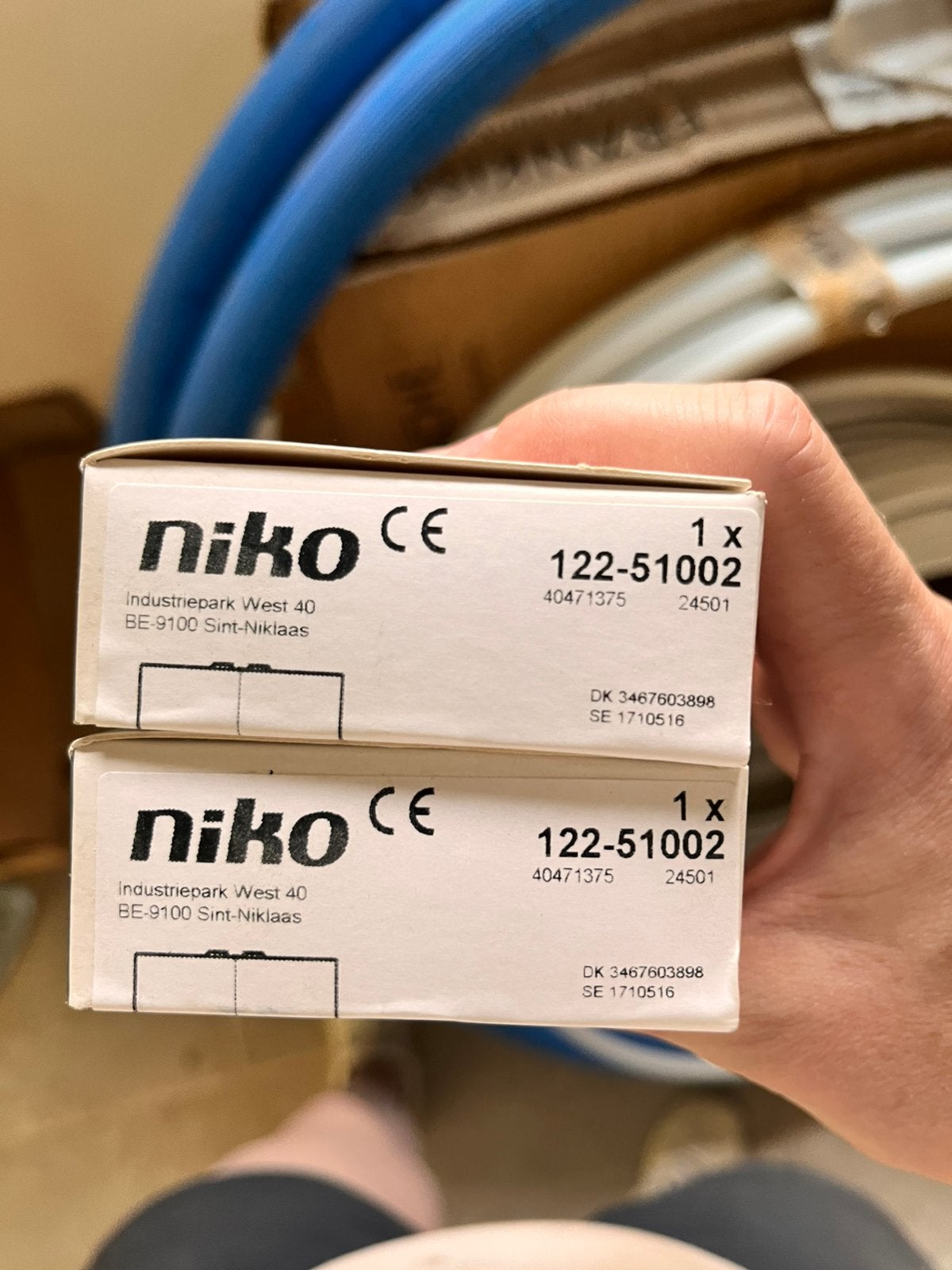2 Niko Home Control schakelaars met 2 drukknoppen antraciet, Doe-het-zelf en Bouw, Ophalen, Nieuw