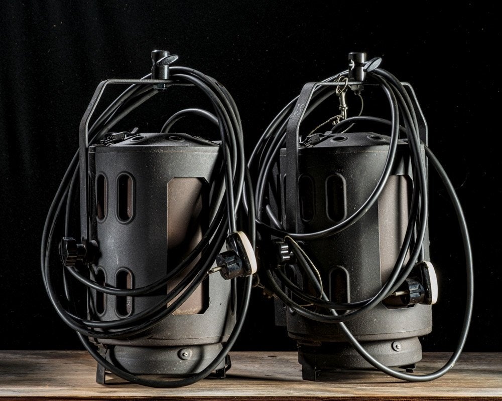 ENSEMBLE DE 2 SPOTS HALOGÈNES 1000 W PAR ANDRAGHETTI&FANTINI, Lampe ou Kit de flash, Enlèvement, Utilisé, Lampes incluses