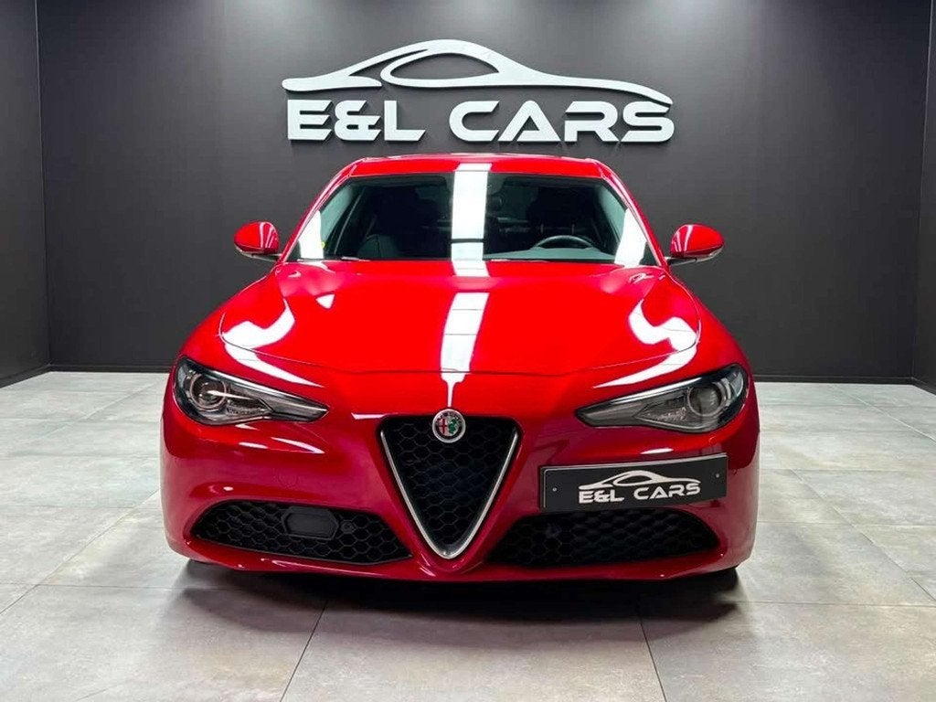 Alfa Romeo Giulia Giulia 2.2 JTDm *12 mois de garantie*, Autos, Rouge, Achat, Entreprise, Boîte manuelle