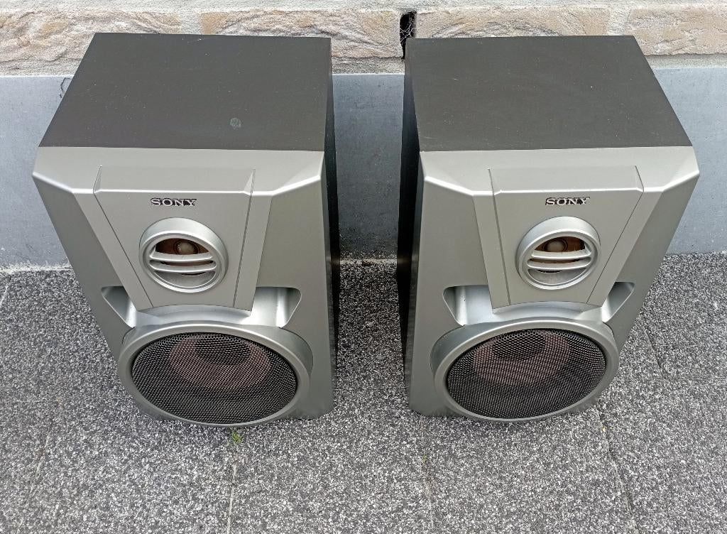 2 boîtes à musique similaires, Moins de 60 watts, Enlèvement, Utilisé, Haut-parleurs Frontaux, Arrière ou Stéréo
