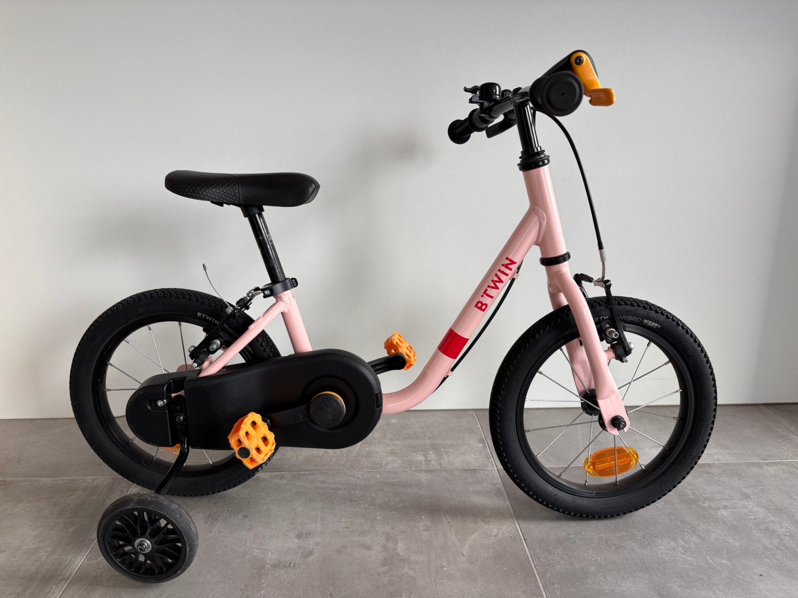 Vélo pour filles avec roues d'entraînement. 14 pouces, Vélos & Vélomoteurs, Frein sur jante, Stabilisateurs, Comme neuf, Moins de 16 pouces