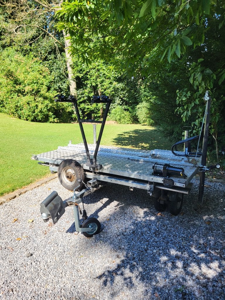 Dwarsgeplaatste motoraanhanger van het merk YO 1800 €, Motoren, Ophalen, Gebruikt