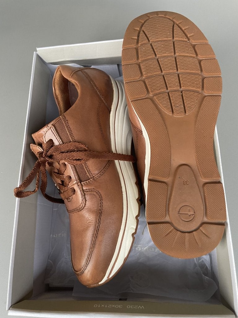 Tamaris sportieve damesschoenen, Kleding | Dames, Schoenen, Tamares, Ophalen, Zo goed als nieuw