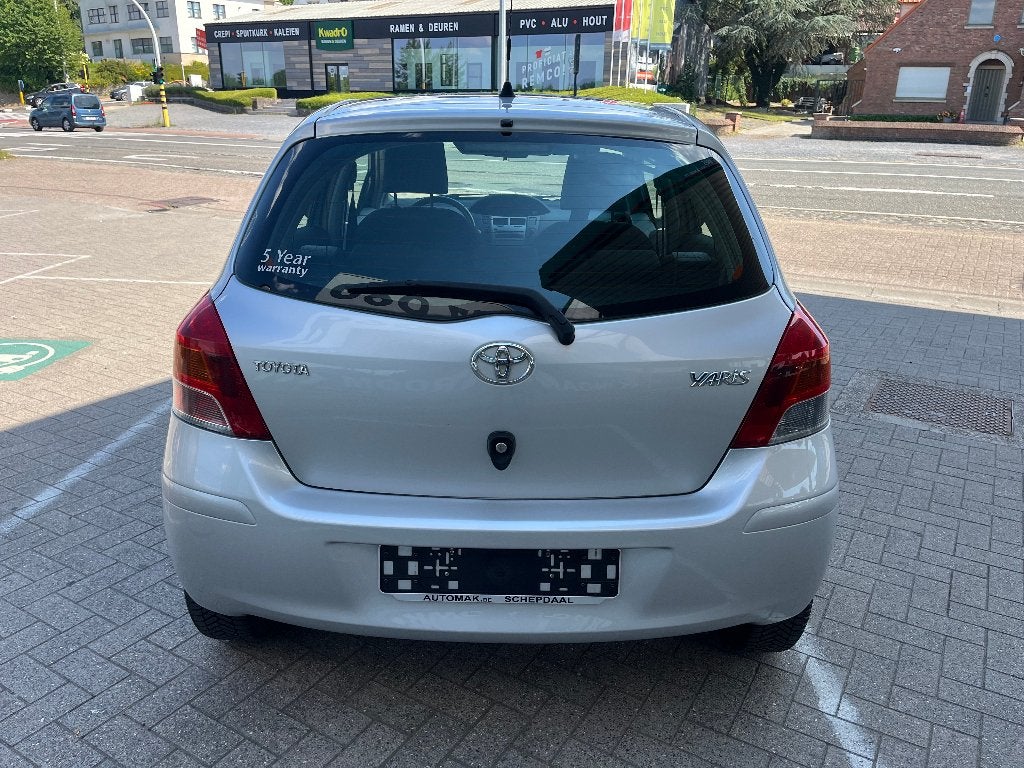 TOYOTA, Argent ou Gris, Achat, 998 cm³, Entreprise