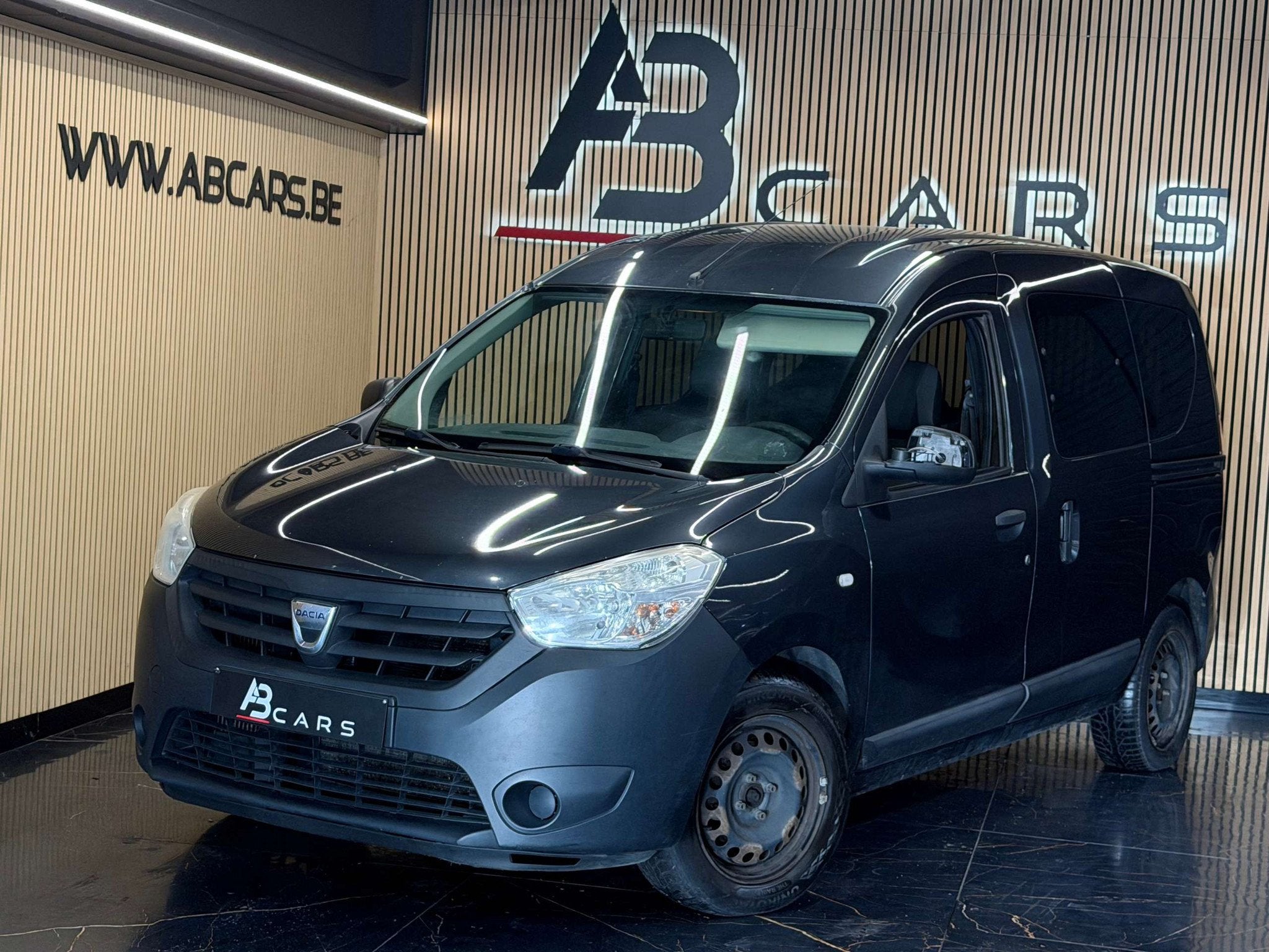 Dacia Dokker 1.5DCI * VENTE EXPORT*, Autos, Euro 5, Achat, 6 portes, Entreprise