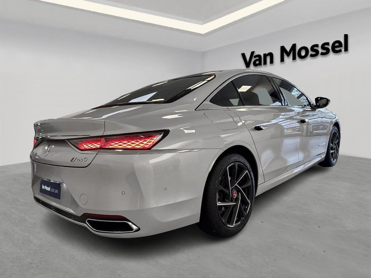 DS DS 9 E-Tense PERFORMANCE Line + STAAT IN SHOWROOM !, Auto's, Stof, Gebruikt, Plug-in hybride, Bedrijf