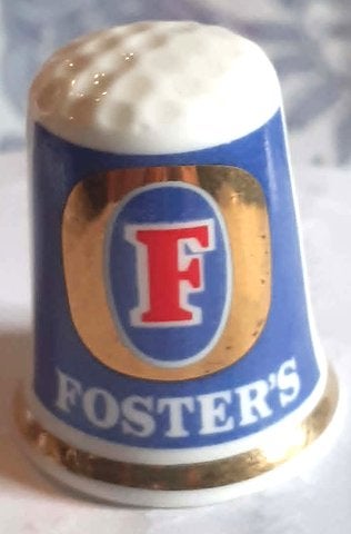 désa coudre de collection publicitaire fosters (4), Collections, Dés à coudre, Enlèvement ou Envoi, Comme neuf, Porcelaine