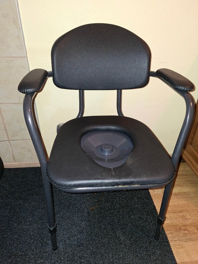 Comfortabele Toiletstoel, Diversen, Ophalen, Zo goed als nieuw