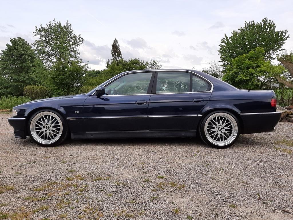BMW E38 730i V8 année 1994 oldtimer à rafraîchir, Autos, BMW, Cuir, Achat, 4 portes, Automatique